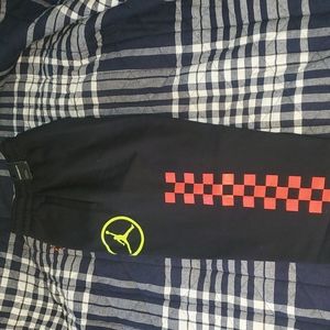 Jordan. Medium. Black